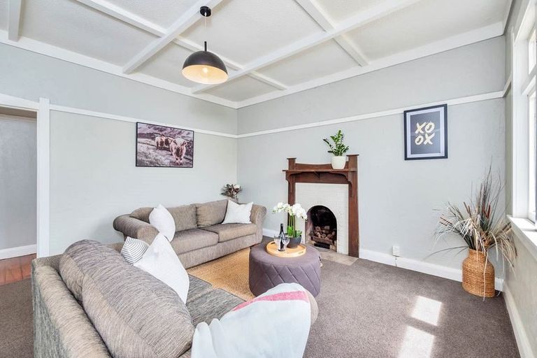 Photo of property in 19 Craigbank Avenue, New Lynn, Auckland, 0600