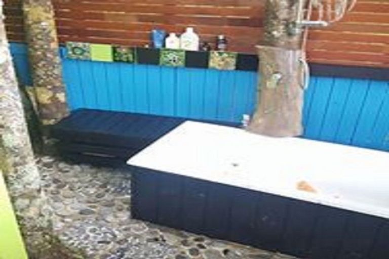 Photo of property in 1665 Matapouri Road, Matapouri, Whangarei, 0173