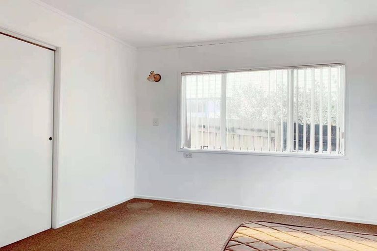 Photo of property in 104 Lynwood Road, New Lynn, Auckland, 0600