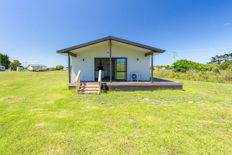 Photo of property in 20 Journeys End, Tapora, 0977