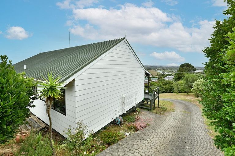 Photo of property in 30 Hand Road, Helensville, 0800