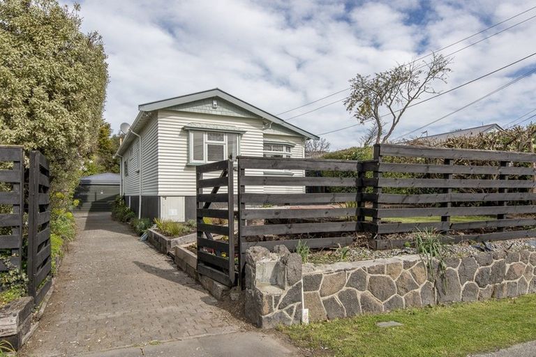 Photo of property in 16 Riverview Street, Beckenham, Christchurch, 8023