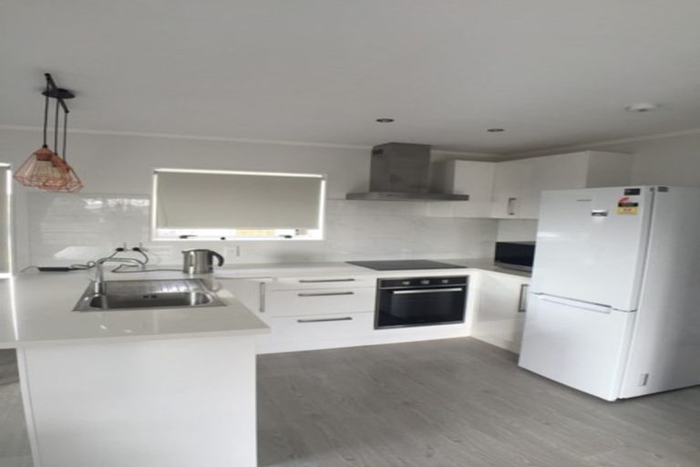 Photo of property in 94 Lynwood Road, New Lynn, Auckland, 0600