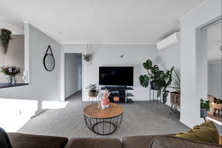 Photo of property in 5 Hobart Drive, Spotswood, New Plymouth, 4310