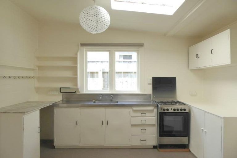 Photo of property in 168 Breaker Bay Road, Breaker Bay, Wellington, 6022