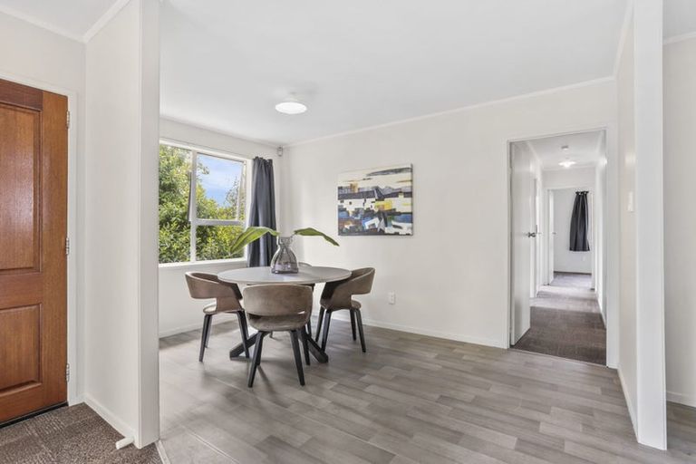 Photo of property in 100 Solar Road, Glen Eden, Auckland, 0602