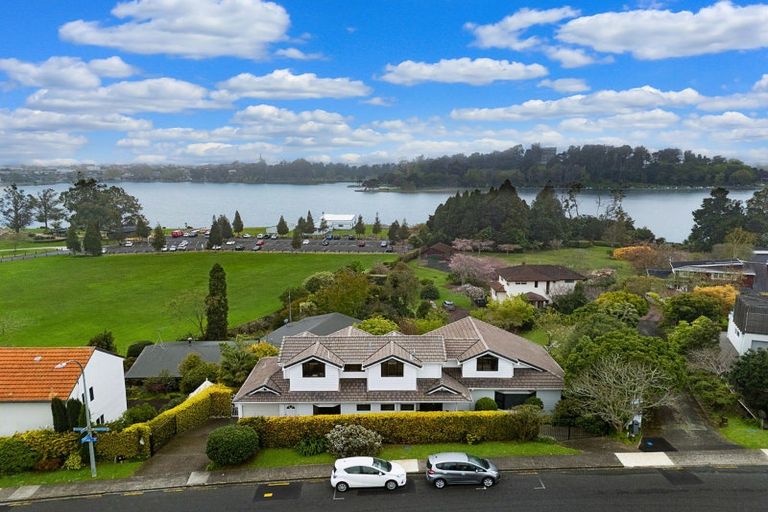 Photo of property in 150 Lake Crescent, Hamilton Lake, Hamilton, 3204