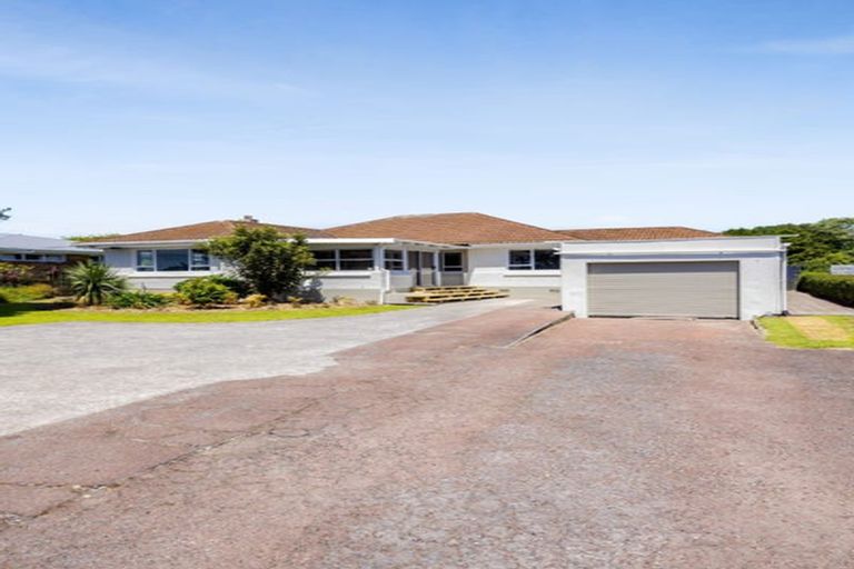 Photo of property in 1354 Devon Road, Brixton, Waitara, 4382