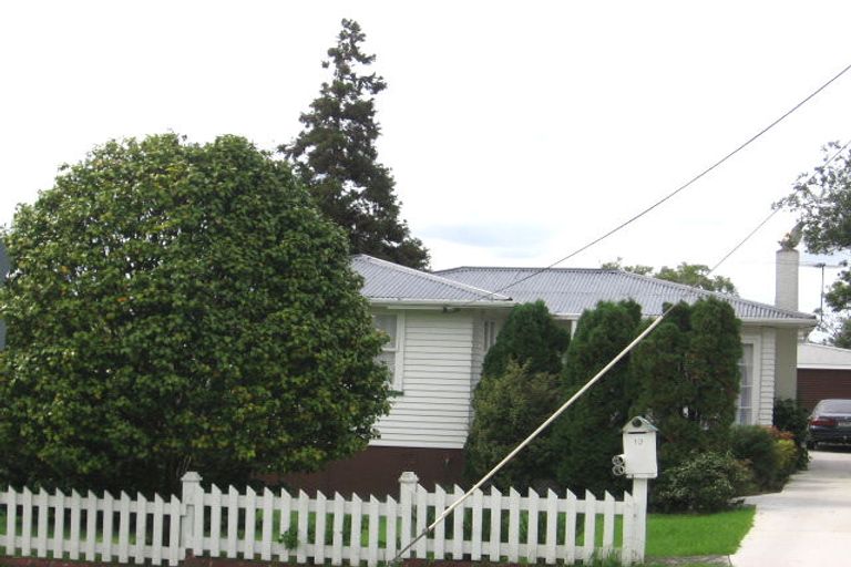 Photo of property in 19 Geordie Street, Henderson, Auckland, 0612