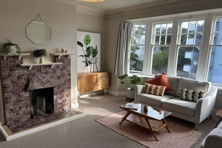 Photo of property in Pukehinau Flats, 1u4 Brooklyn Road, Mount Cook, Wellington, 6011