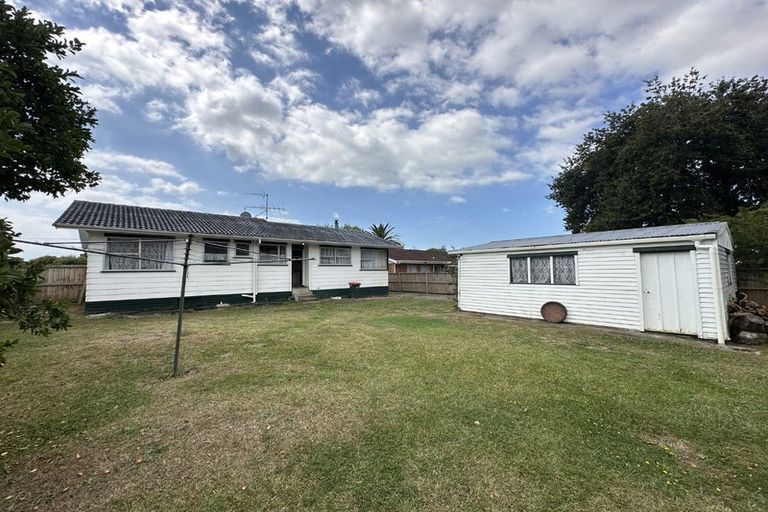 Photo of property in 12 Lynley Place, Pakuranga Heights, Auckland, 2010