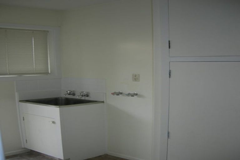 Photo of property in 77 Memorial Avenue, Ilam, Christchurch, 8053