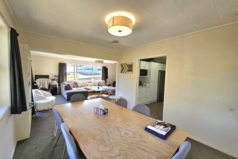 Photo of property in 235 Heta Road, Merrilands, New Plymouth, 4312