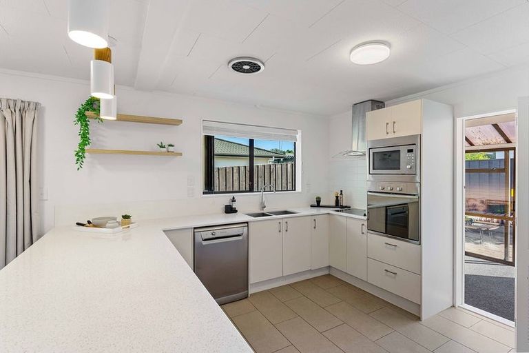 Photo of property in 7a Nathan Avenue, Paraparaumu Beach, Paraparaumu, 5032