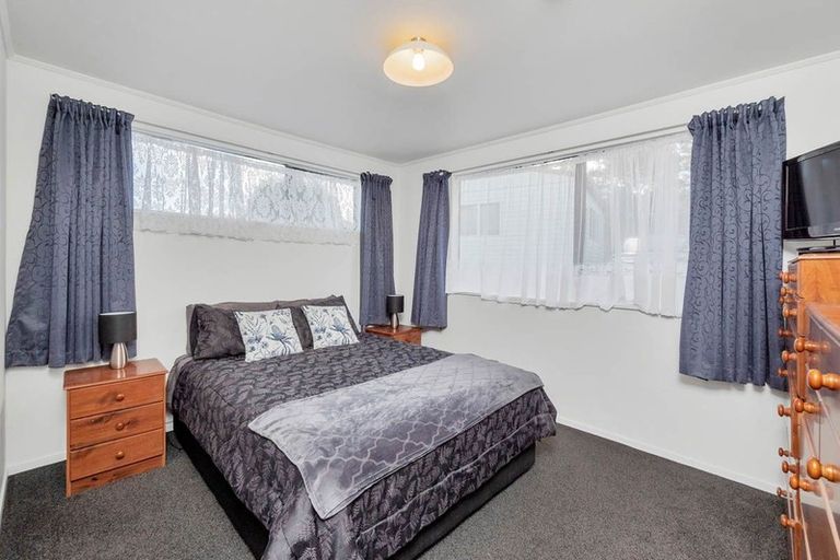 Photo of property in 206 Solar Road, Glen Eden, Auckland, 0602