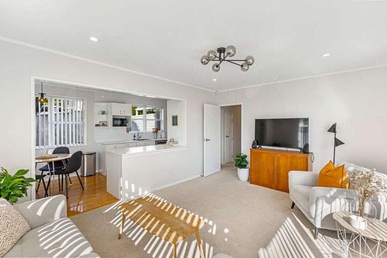 Photo of property in 39 Keegan Drive, Massey, Auckland, 0614