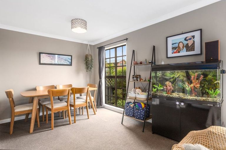 Photo of property in 44 Omapere Street, Whitby, Porirua, 5024
