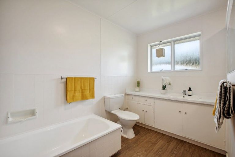 Photo of property in 11 Matai Street, Waikanae, 5036