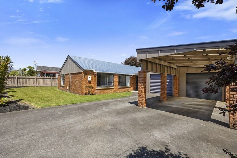 Photo of property in 115 Heta Road, Highlands Park, New Plymouth, 4312