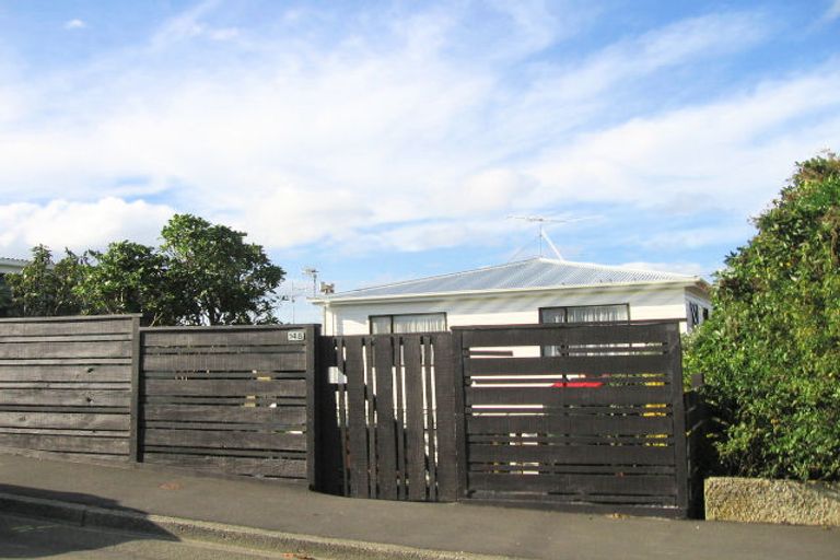 Photo of property in 148 Nevay Road, Karaka Bays, Wellington, 6022