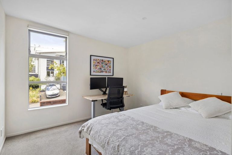 Photo of property in 4 Tiketike Way, Brooklyn, Wellington, 6021