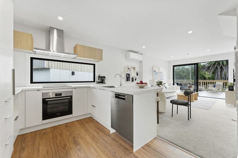 Photo of property in 4/4 Tawhai Street, Stokes Valley, Lower Hutt, 5019