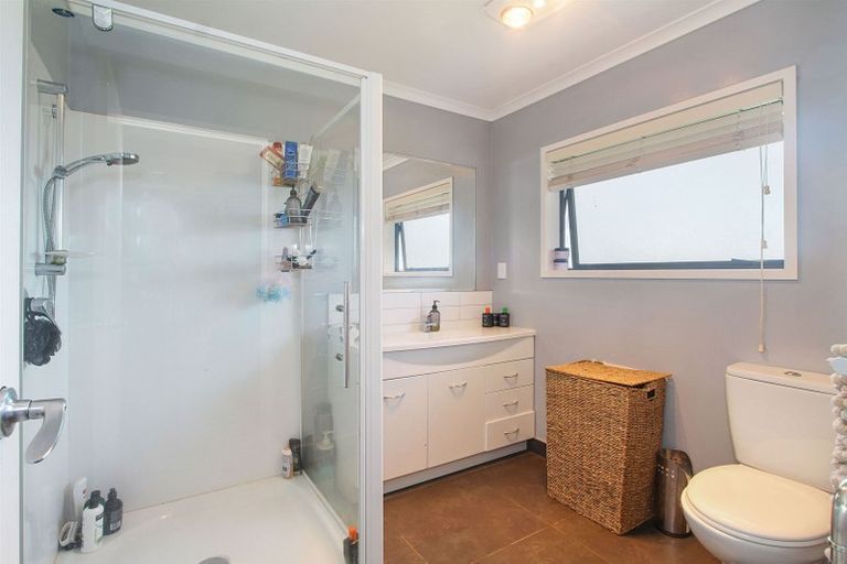 Photo of property in 27a Royal Doulton Drive, Pukekohe, 2677