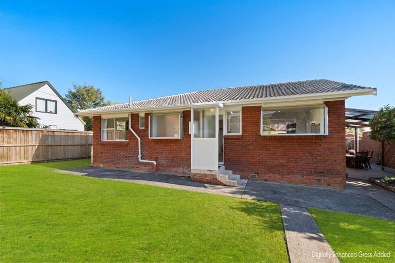 Photo of property in 31 Humphrey Kemp Avenue, Henderson, Auckland, 0612