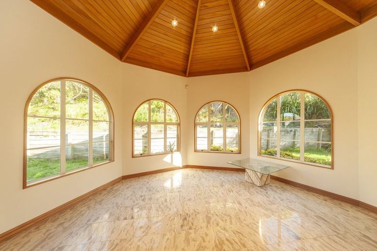 Photo of property in 15 Amesbury Drive, Churton Park, Wellington, 6037