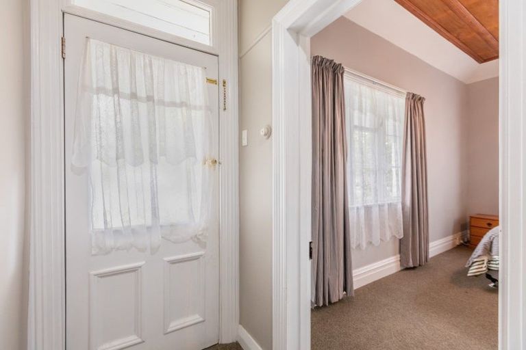 Photo of property in 9 Collins Street, Waipawa, 4210