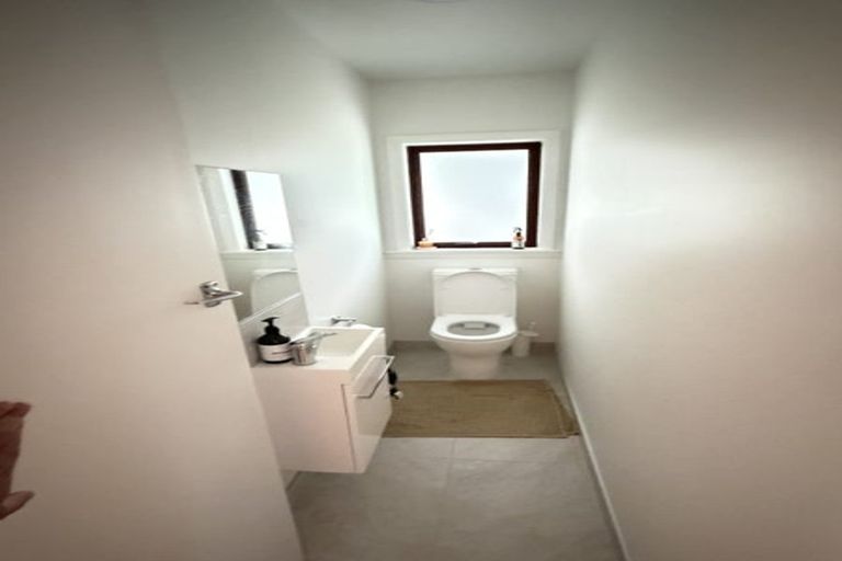 Photo of property in 81 Kenmore Street, Newlands, Wellington, 6037