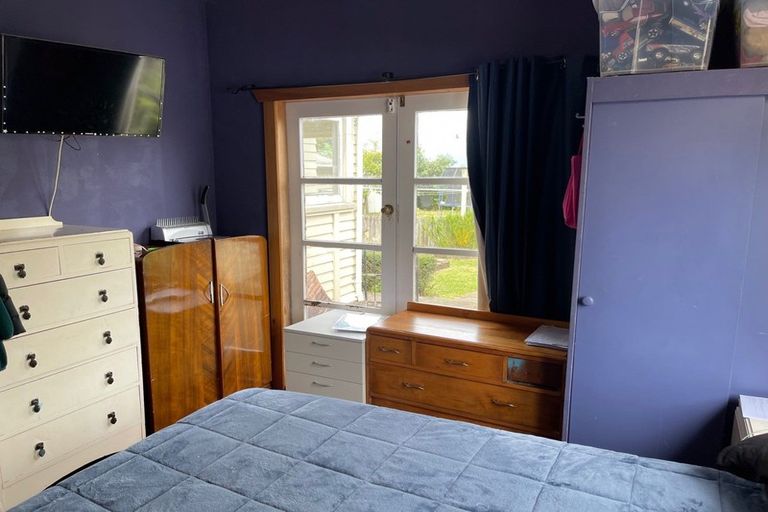 Photo of property in 28 Chelwood Street, Takaro, Palmerston North, 4412