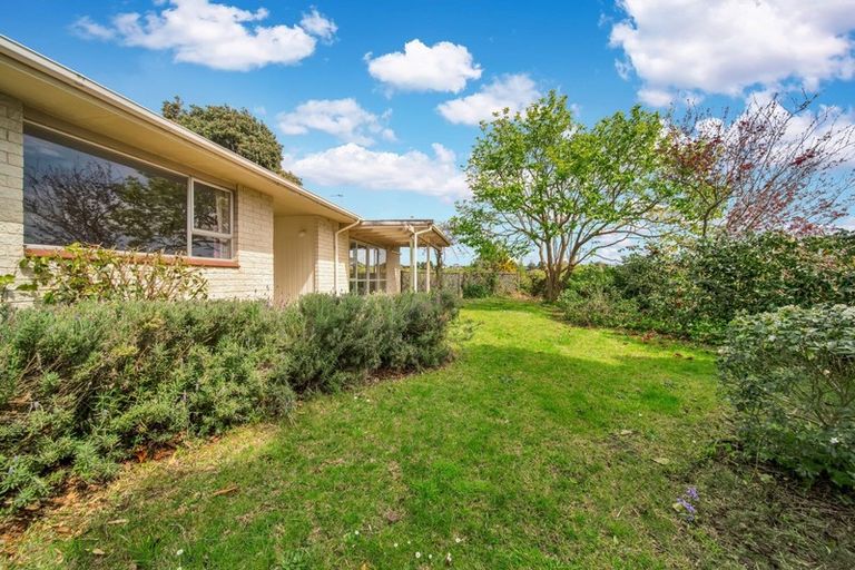 Photo of property in 43a Cumberland Street, Merrilands, New Plymouth, 4312
