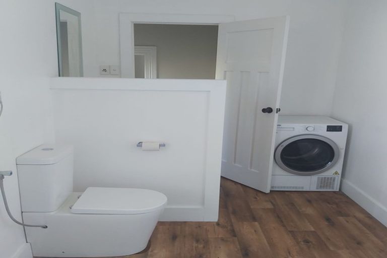 Photo of property in 2 Hinemoa Street, Birkenhead, Auckland, 0626