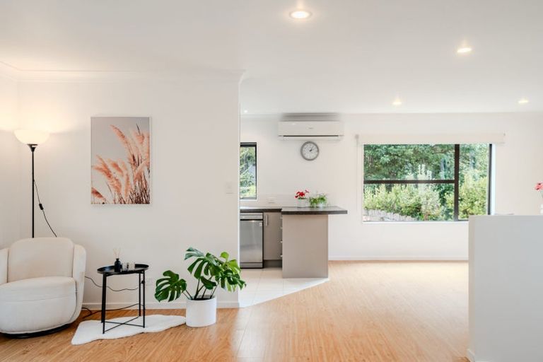 Photo of property in 49a Flaxdale Street, Birkdale, Auckland, 0626