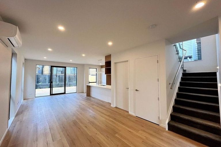 Photo of property in 50 Hellyers Street, Birkdale, Auckland, 0626