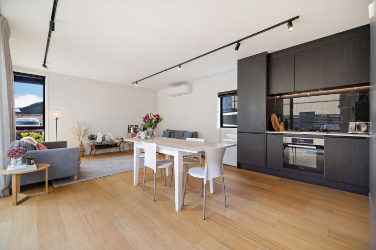 Photo of property in 62 Casterway Crescent, Jacks Point, 9371