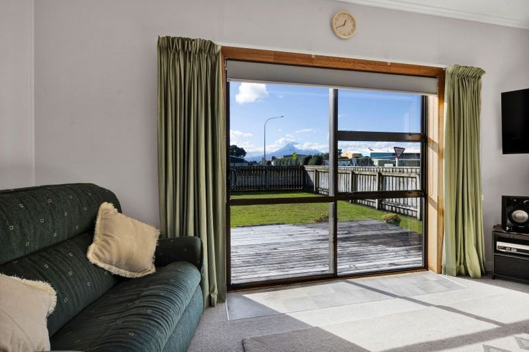 Photo of property in 158 Tasman Street, Opunake, 4616