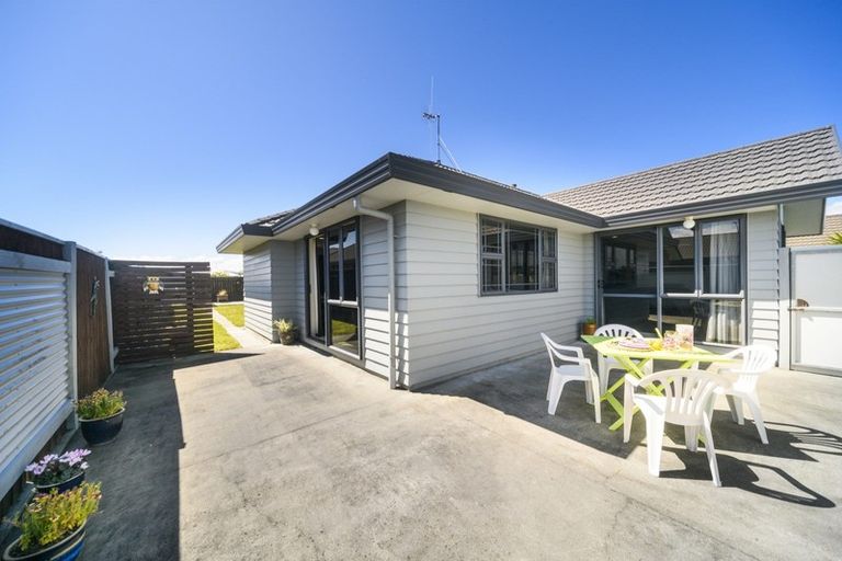 Photo of property in 76 Geneva Terrace, Kelvin Grove, Palmerston North, 4414
