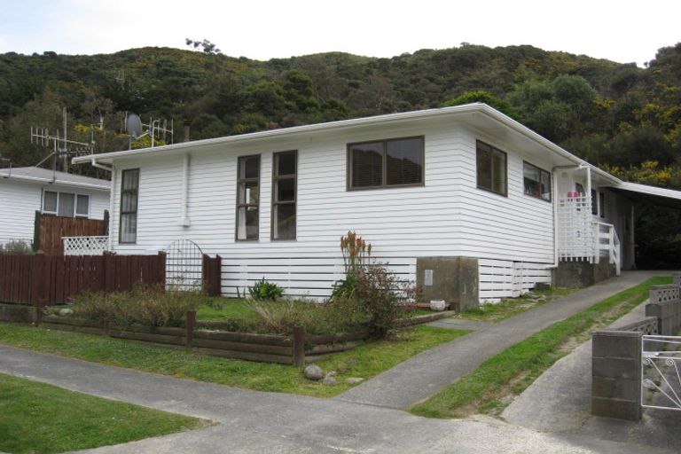 Photo of property in 40 Enfield Street, Wainuiomata, Lower Hutt, 5014