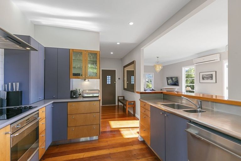 Photo of property in 10a Highland Crescent, Wadestown, Wellington, 6012