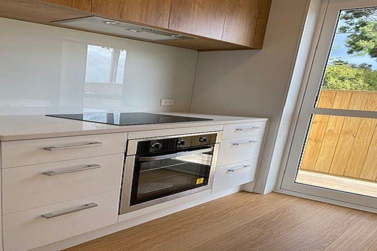 Photo of property in 9/20 James Laurie Street, Henderson, Auckland, 0612