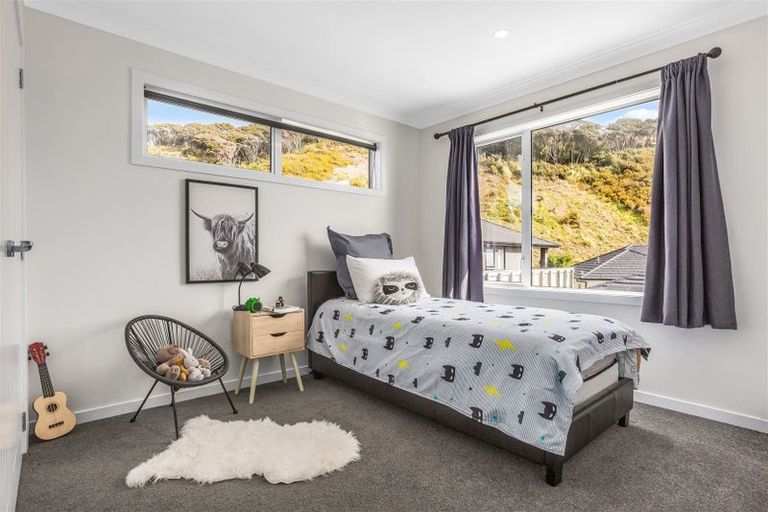 Photo of property in 16 Schooner Drive, Whitby, Porirua, 5024