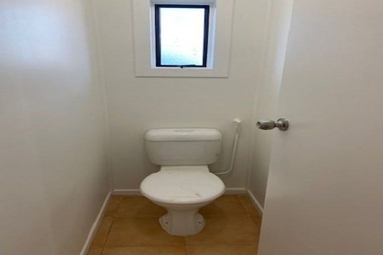 Photo of property in 37 Fairclough Road, Beach Haven, Auckland, 0626