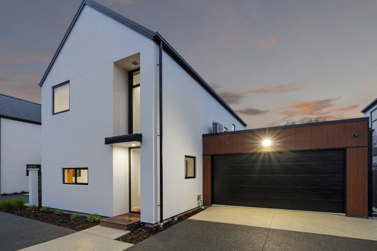 Photo of property in 15 Pembrook Close, Rangiora, 7400