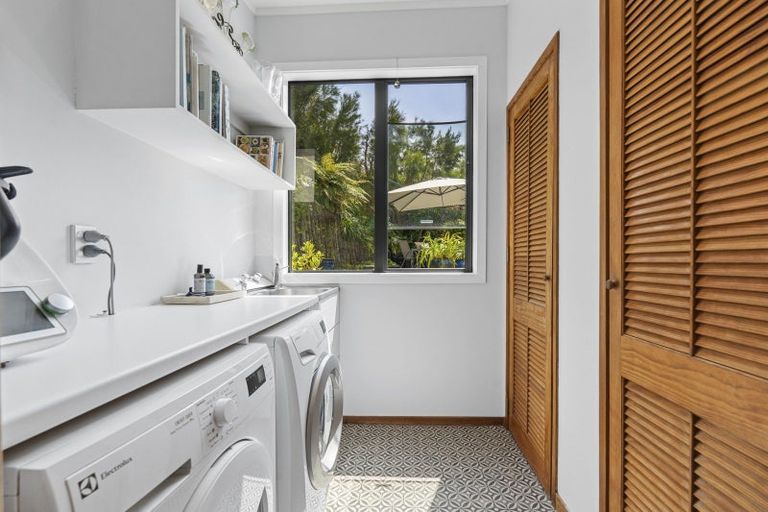 Photo of property in 3h Wallace Place, Westown, New Plymouth, 4310