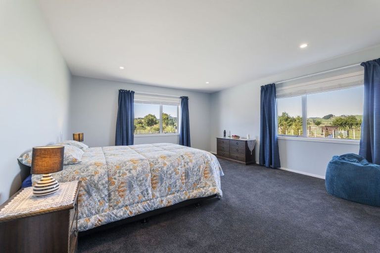 Photo of property in 43 Carrs Road, Urenui, 4377