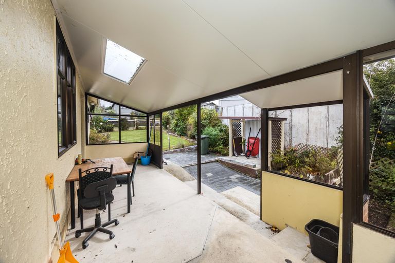 Photo of property in 15 Kelvin Street, South Hill, Oamaru, 9400