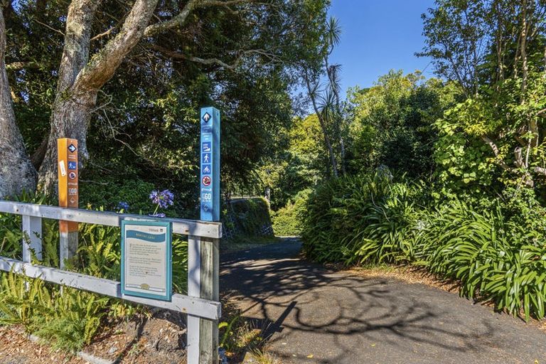 Photo of property in 28 Carrington Street, New Plymouth, 4310