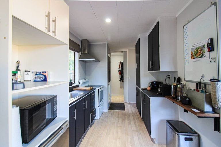 Photo of property in 32 Owhiti Street, Titahi Bay, Porirua, 5022